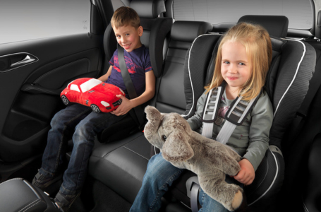 Bambini in auto Mercedes-Benz